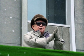 Kim Čong-il se po dlouhé době ukázal na veřejnosti.
